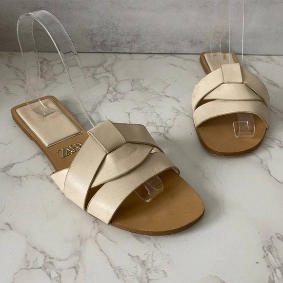 2/$30 Zara Slides Flat Sandals Sz 39 (US 8) Light Beige Beachy Summer - Picture 1 of 10